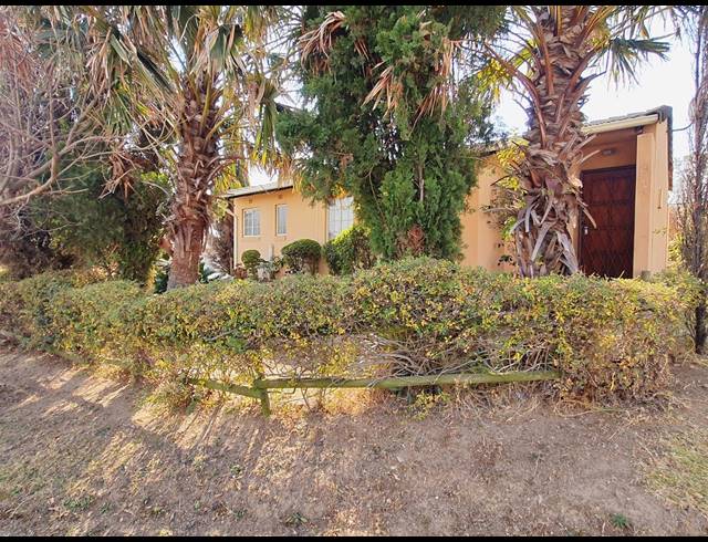 2 BEDROOM SIMPLEX FOR SALE IN COUNTRY VIEW